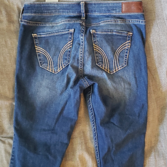 🌸 2for $40🌸 Ripped Hollister jeans - Picture 3 of 4